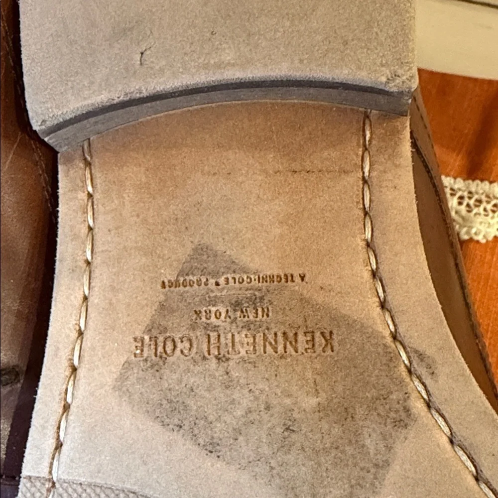 Kenneth Cole Brown Leather Chukka Boots